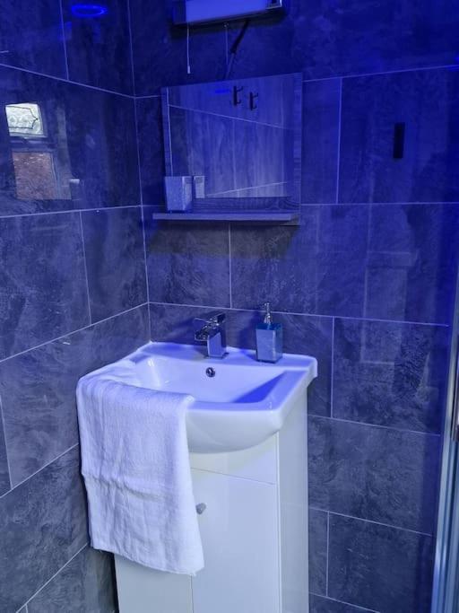 Apartament Perfect For Exploring Birmingham Zewnętrze zdjęcie